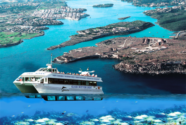 Cruise along the coast of Menorca