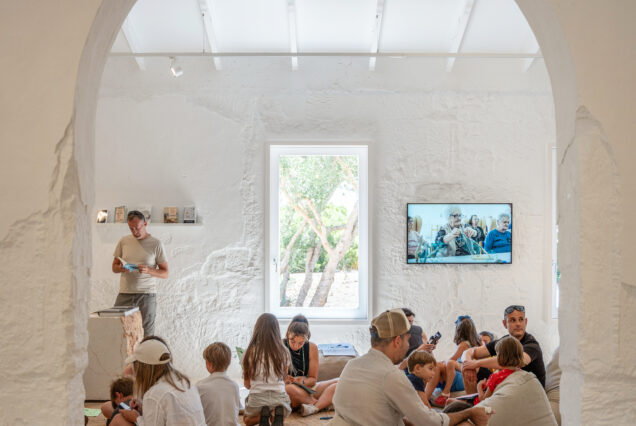 King's island - Hauser & Wirth Galleries